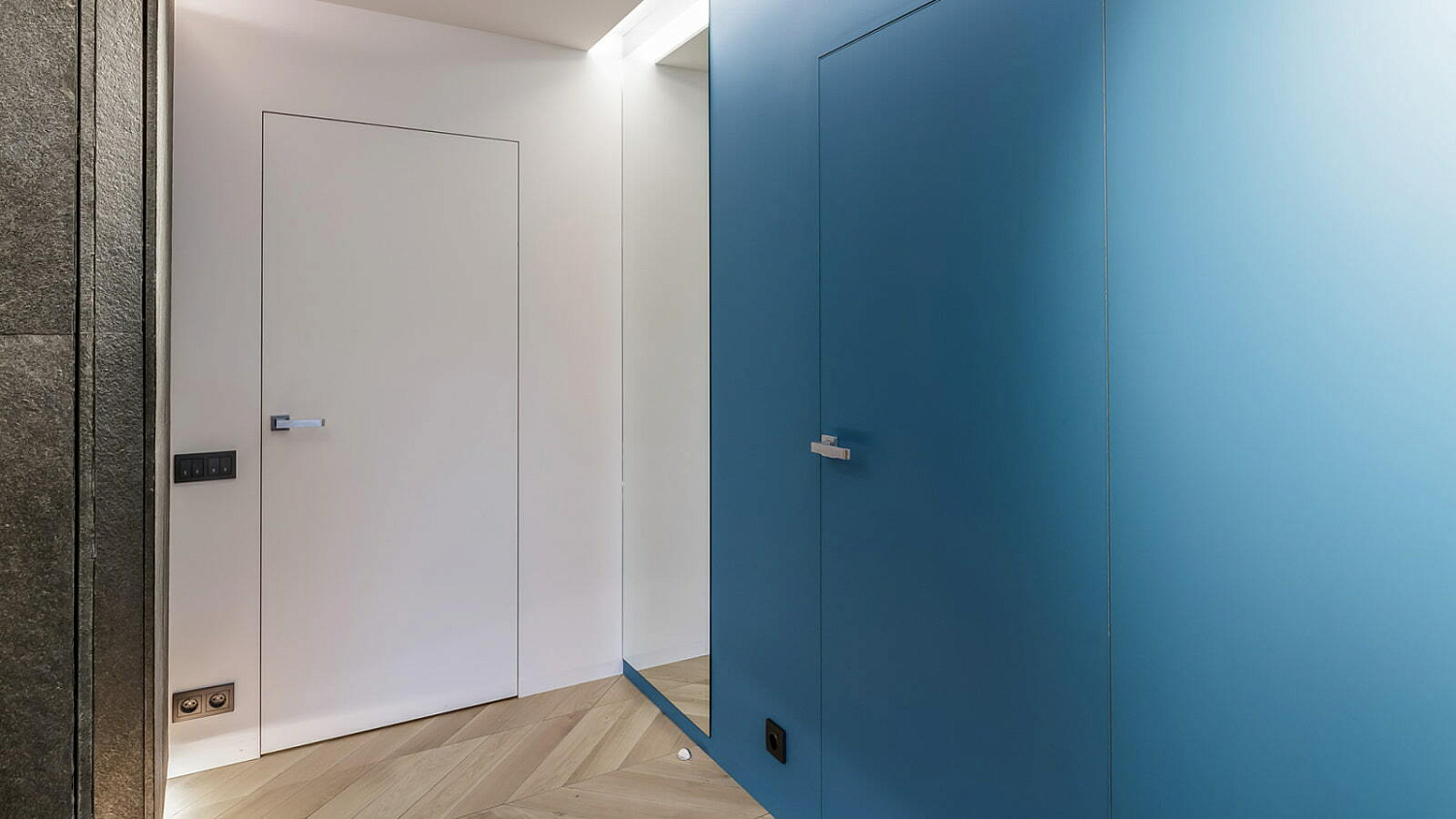 Скрытая дверь под покраску INVISIBLE REVERS